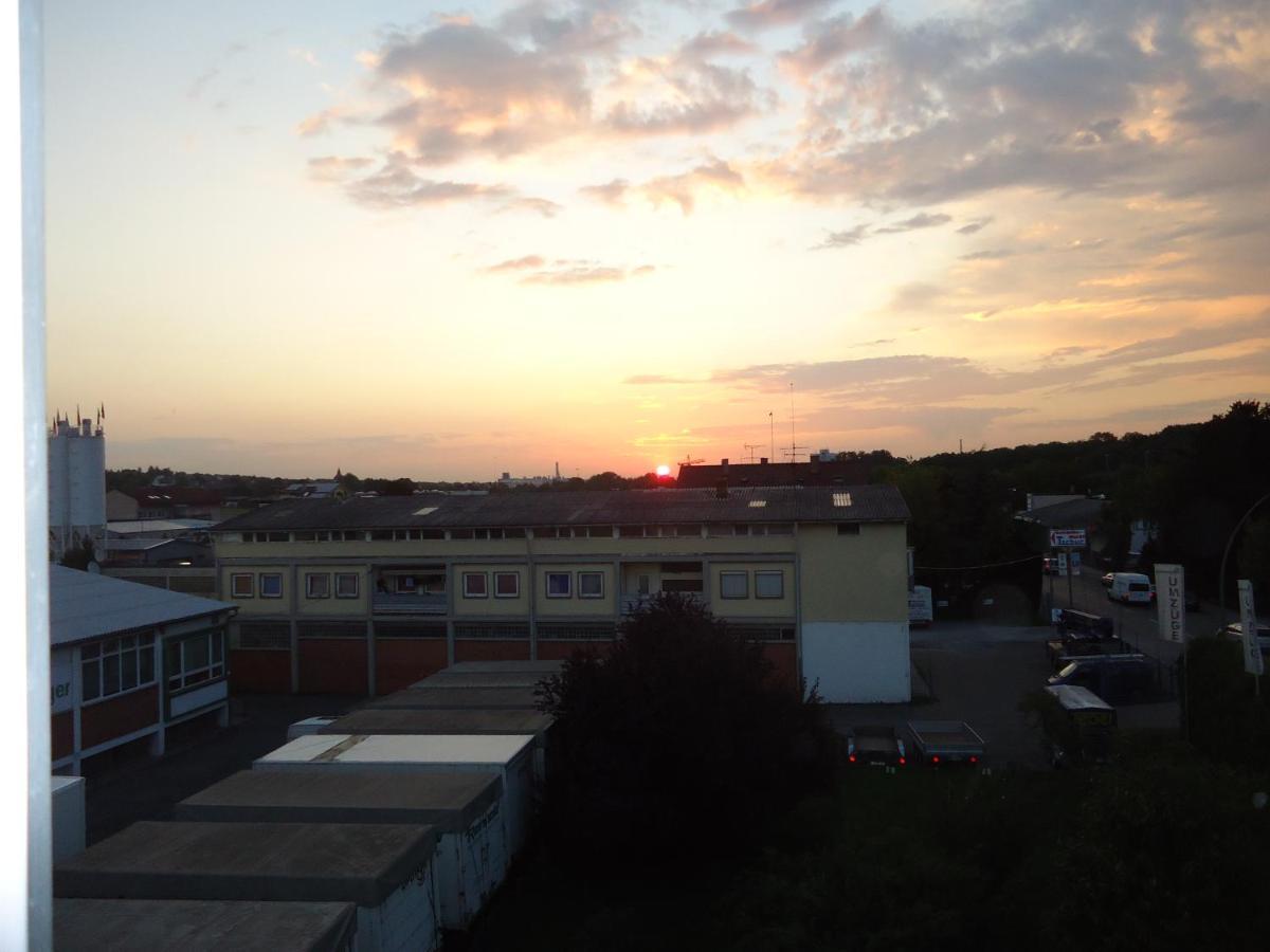 enjoyHotel garni Korntal Stuttgart Exteriör bild