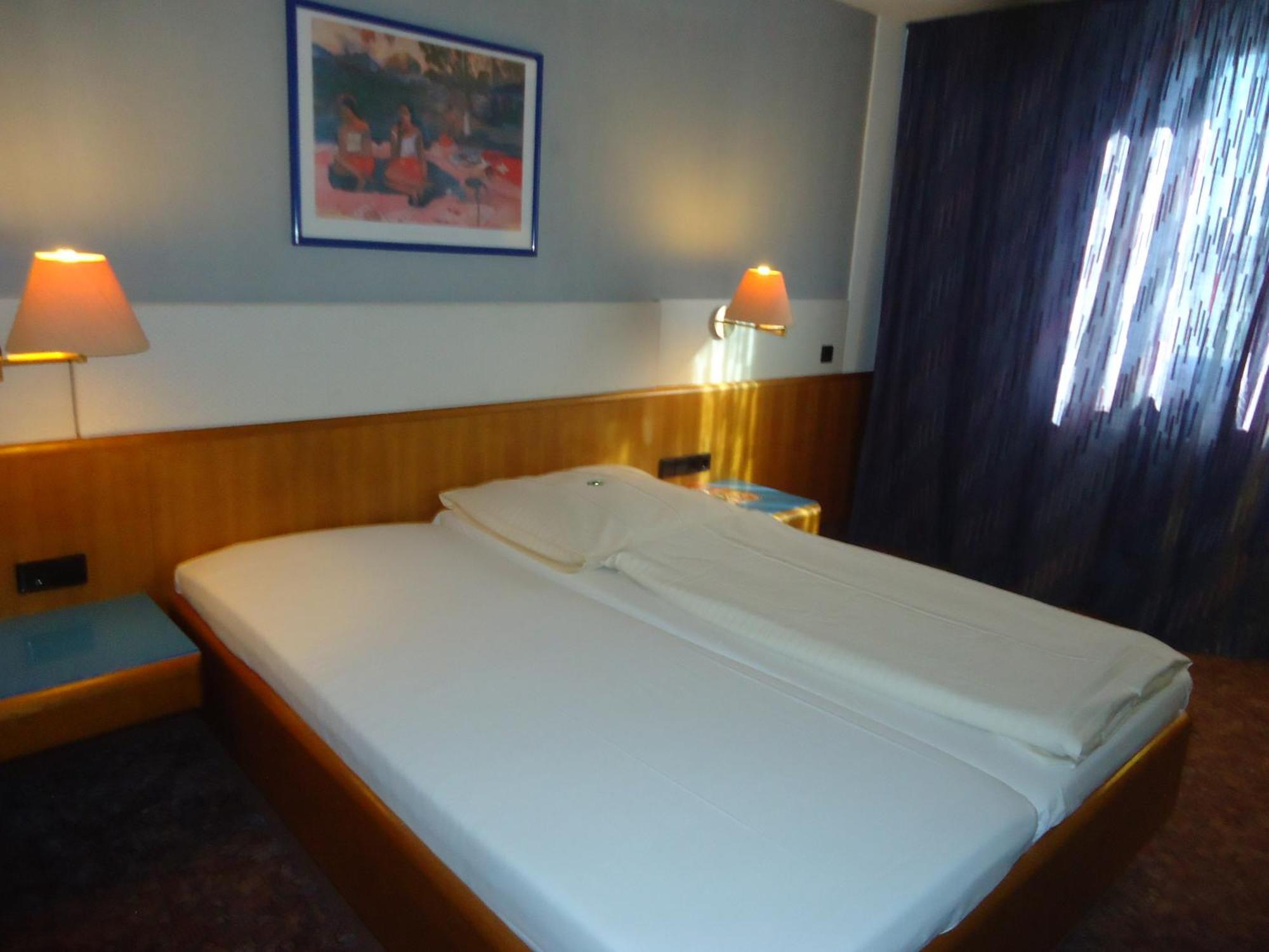 enjoyHotel garni Korntal Stuttgart Exteriör bild